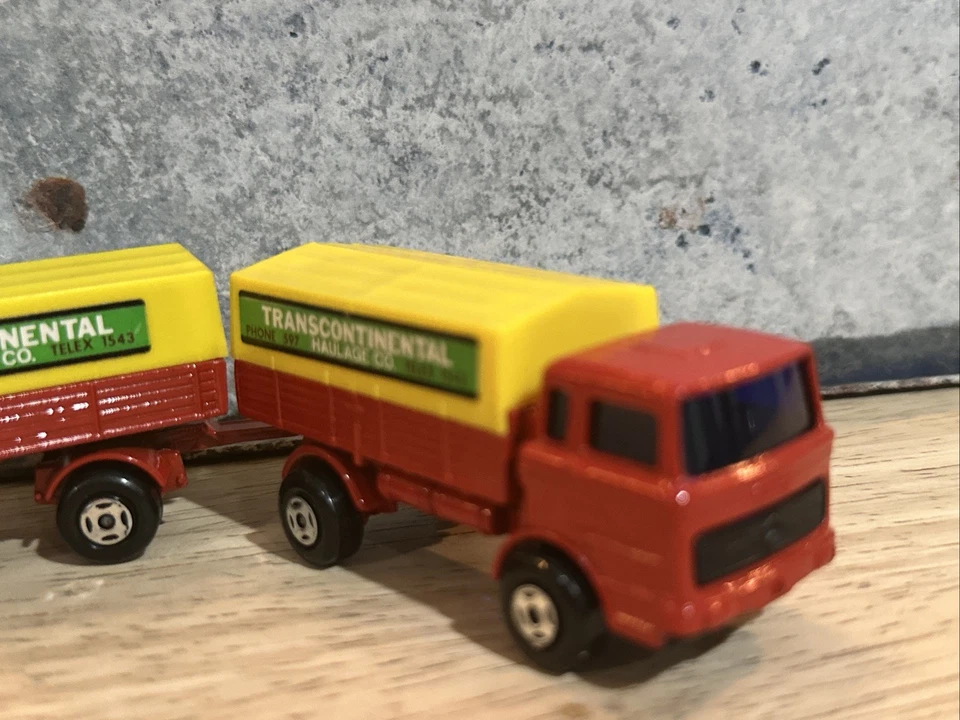 Vintage Matchbox Two Pack TP-1 Red Transcontinental Mercedes Truck/Trailer - Image 2 of 4