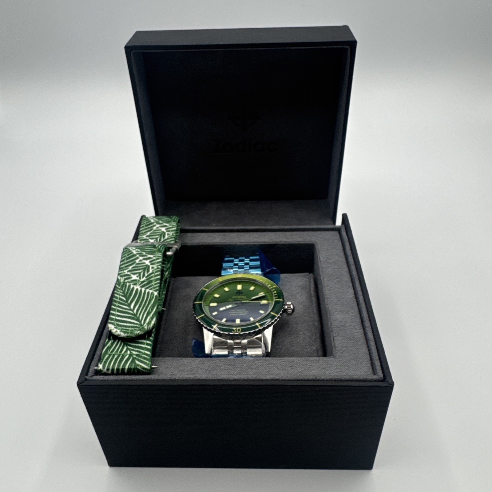 ZODIAC SUPER SEA WOLF PINEAPPLE DREAM COSC COMPRESSION DIVER WATCH GREEN ZO9295