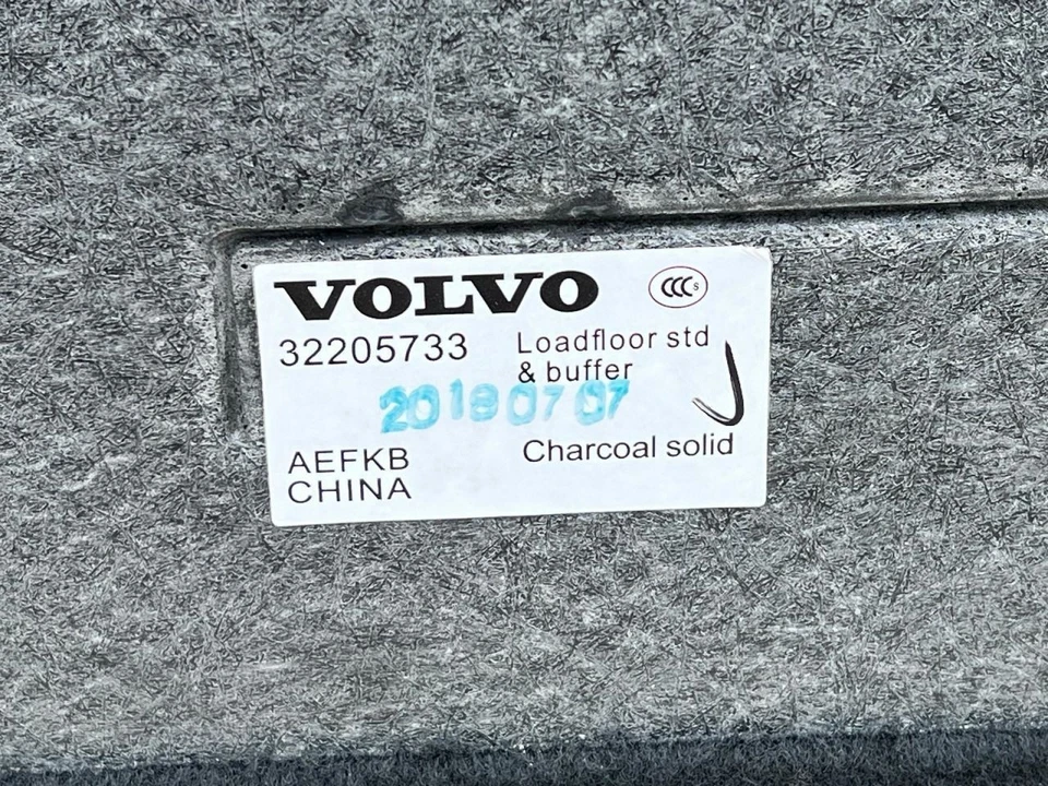 Tapete de carga traseiro Volvo XC60 2018-2024 preto - Imagem 2 de 4