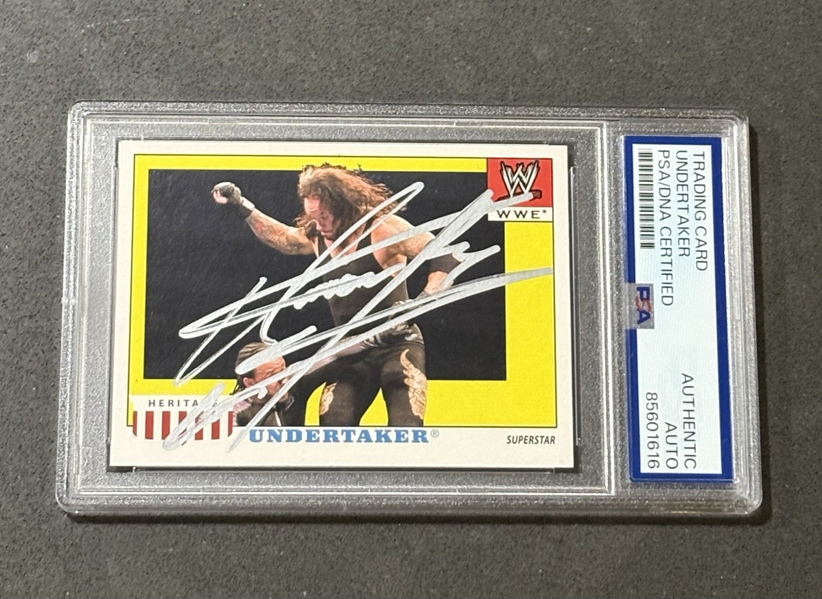 THE UNDERTAKER 2008 TOPPS WWE HERITAGE SIGNED AUTOGRAPHED CARD PSA/DNA CERTIFIED