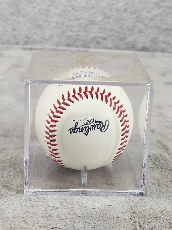 Houston Astros MLB Signed Carlos Lee Baseball Ball With Clear Case - Image 3 of 4