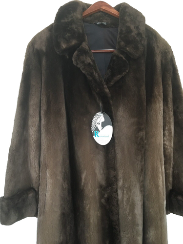 Saks Fifth Avenue Canadian Beaver Brouwn Full Length Fur Coat, Size 16 - Picture 12 of 14