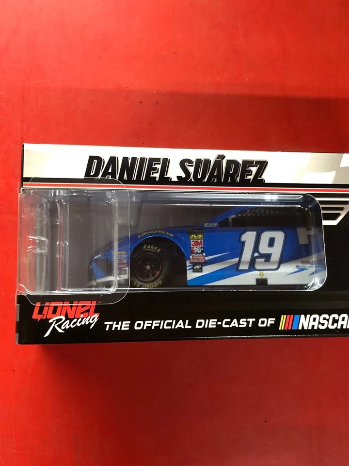 DANIEL SUAREZ 1:24 DIECAST #19 PEAK 2018 CAMRY 1 OF 517 MADE C191823PHDZ - Image 2 of 4