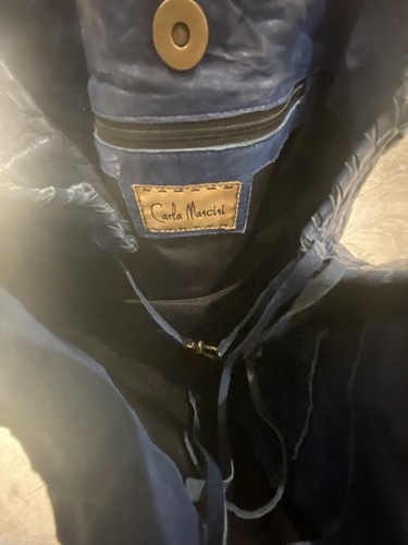 Nuova borsa Carla Mancini blu navy nera punto segno pace morbida pelle di vitello - Foto 7 di 8
