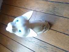 Figurine chat en barbottine