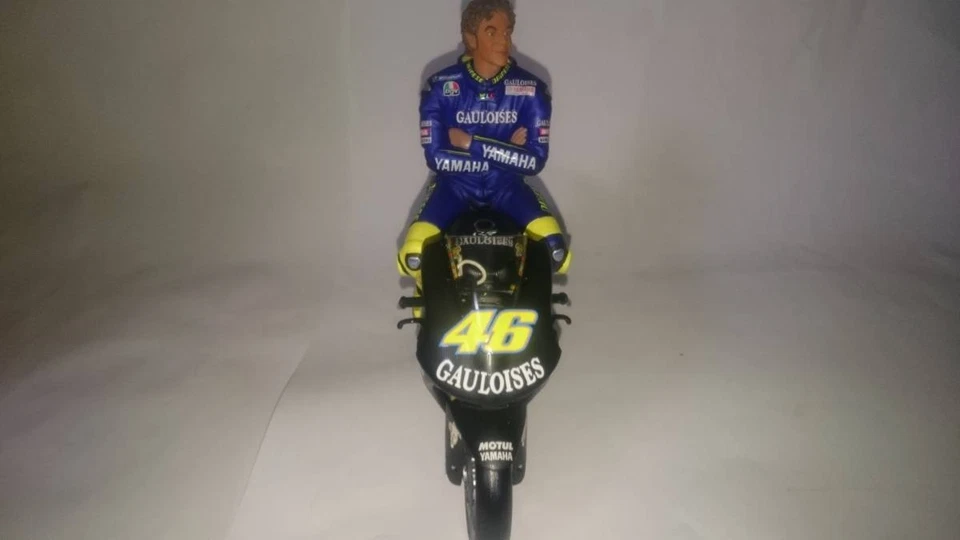 Pma Minichamps 1/12 Yamaha Yzr-m1 2004 Motogp Pre-season Test 46 V. Rossi - Image 4 of 4