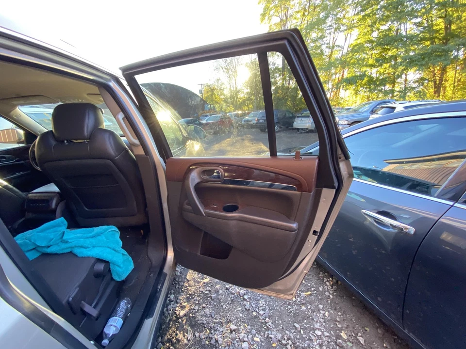 Used Rear Right Door Assembly Rear Side fits: 2014 Buick Enclave Rear Right Grad Foto 2 de 4