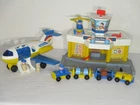 VINTAGE LOT 80s FISHER PRICE LITTLE PEOPLE JETPORT AIRPORT PLANE HELICOPTER #933