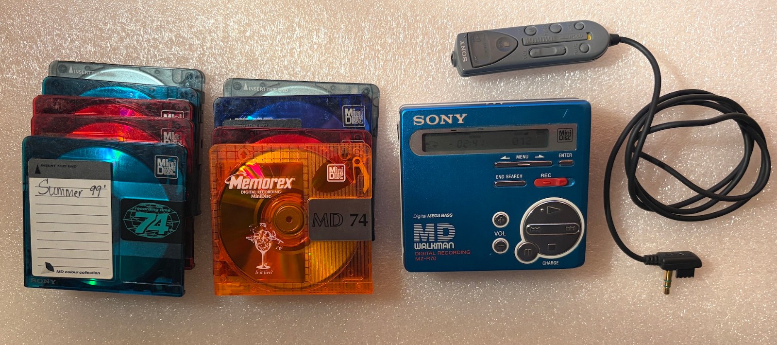 Sony MZ-R70 Minidisc Walkman w/ original wired remote +10 di
