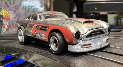 CalefNoise Aston Martin Hot Wheels Slot Car 4 Gear HO