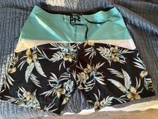 O'Neill Hyperfreak Men's Board Shorts Size 38 Black/Blue Floral Drawstring Zip