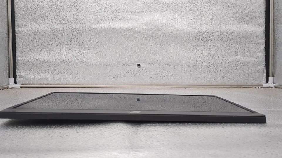 *READ* Asus Rog Strix 17.3" 1080p Portable Gaming Monitor, Ips, 240hz - Image 2 of 4