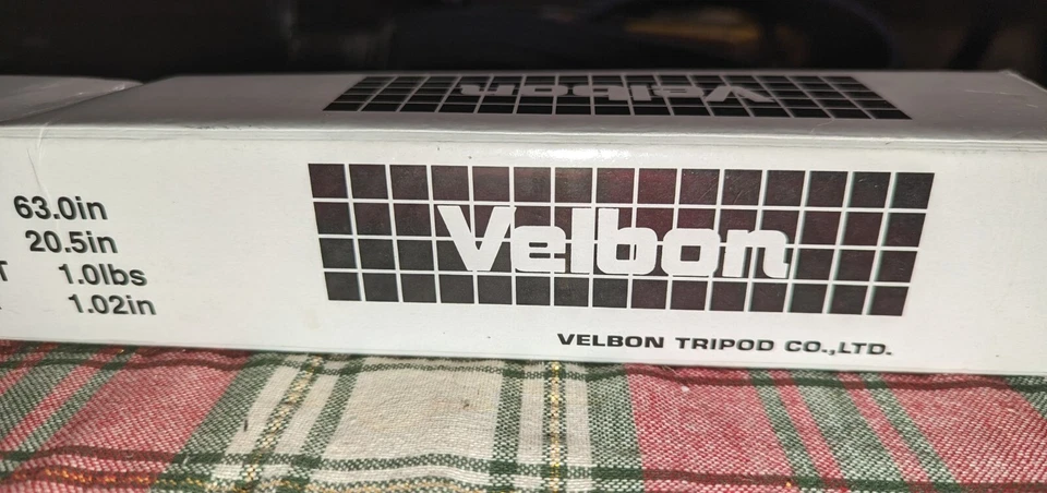 Brand New Velbon UP-43 4section Unipod with Urethane Grip & Wrist-Band Ball Head - Image 3 of 4