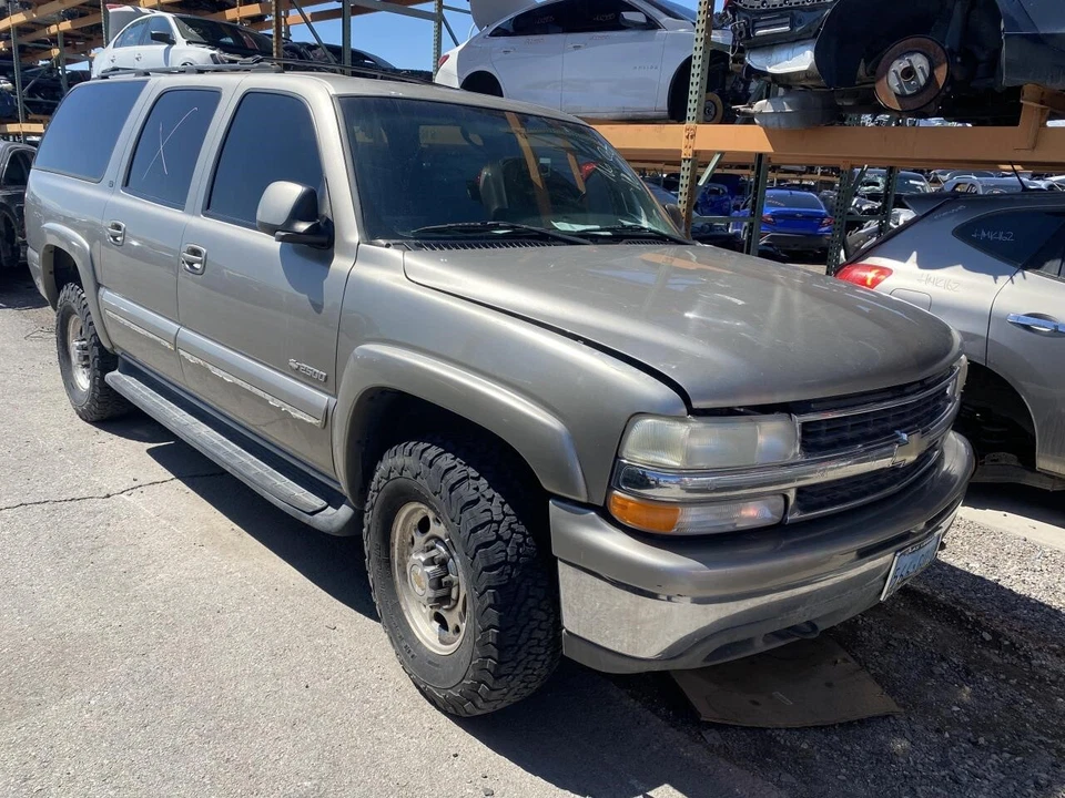 Espejo retrovisor derecho usado se adapta a: Chevrolet Suburban 2500 2000 montaje vela eléctrica plegable Foto 2 de 4