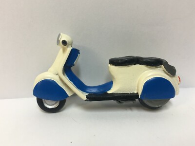Just Plain Folk # 1018 G Scale Train Figure* Scooter * ( Vespa ) NEW