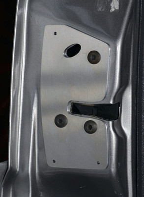 Jeep Grand Cherokee (ZJ) 93-98 Door latch repair & reinforcement