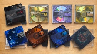 8 assorted 74 minute MiniDiscs cases