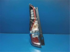 Feu arrière Nissan SERENA