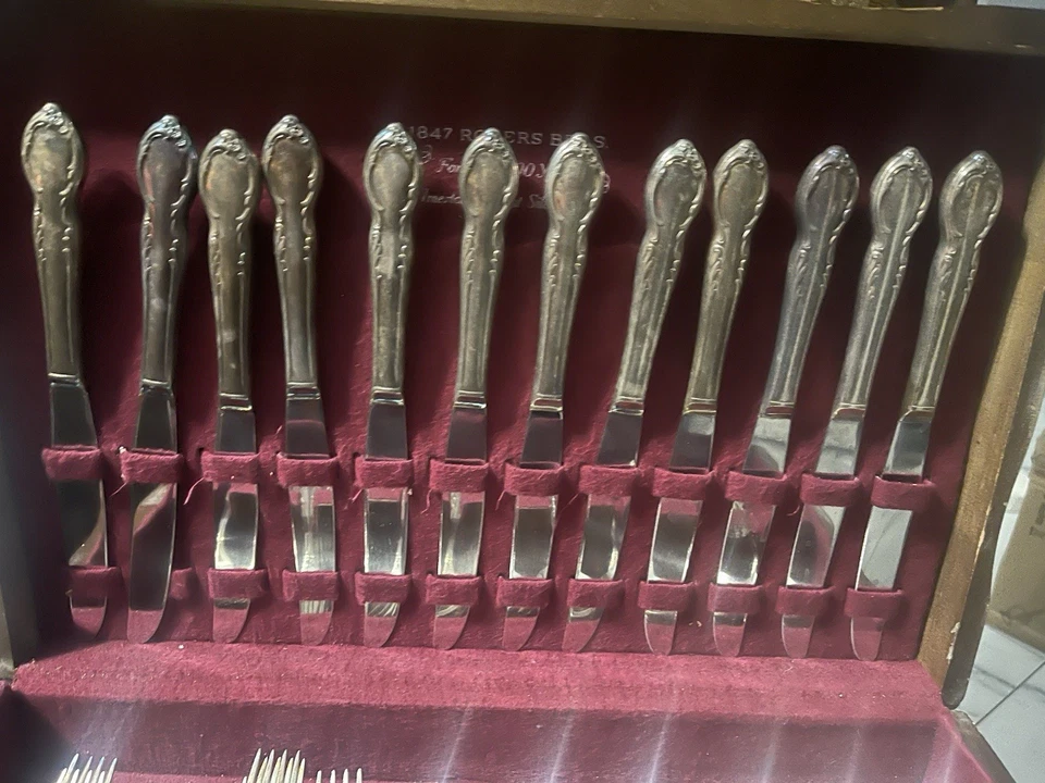 Vintage 1847 Roger Bros Silverware Set 91 Pieces Original Box - Image 2 of 4