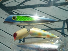 10 SALMON PLUGS LUHR JENSEN  ,CHROMES, DANDY GLO,MOTHER OF PEARL 3 HOOK SET 4-5"