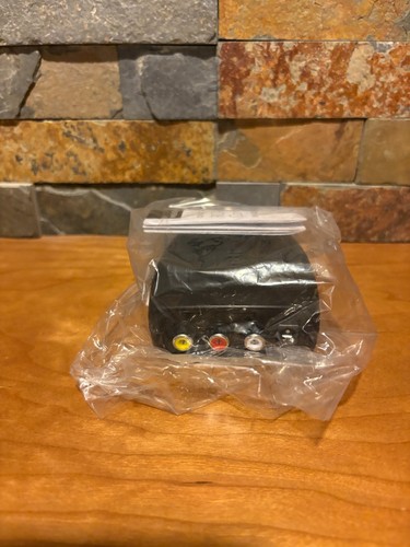 Insignia RCA to HDMI Converter with Power Adapter (NS-HZ330-C) - Picture 5 of 9
