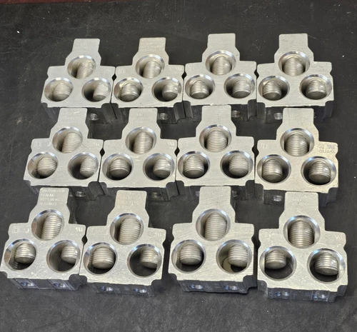 12PC SQUARE D AL800M23 ALUMINUM TEE LUG, 3/0 500KCMIL 50 N-M