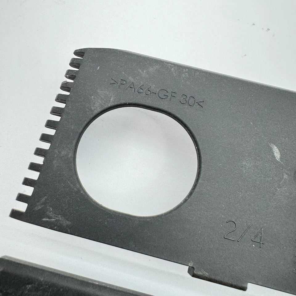 Guias de ar suporte esquerdo direito Volvo S60 V60 S90 V90 cross country fabricante de equipamento original 2019-2025 - Imagem 4 de 4