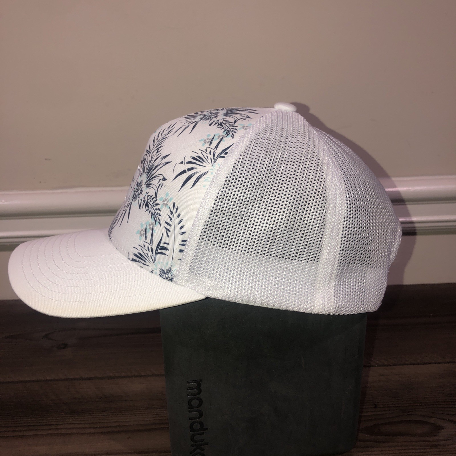 Pebble beach Baseball cap/hat, adjustable, White￼ - image 4