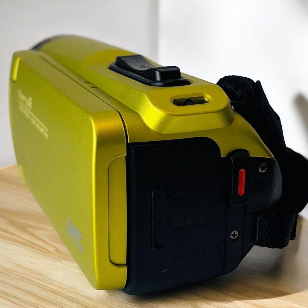 Grade, beautiful condition, Victor JVC GZ-R480-Y, yellow, no