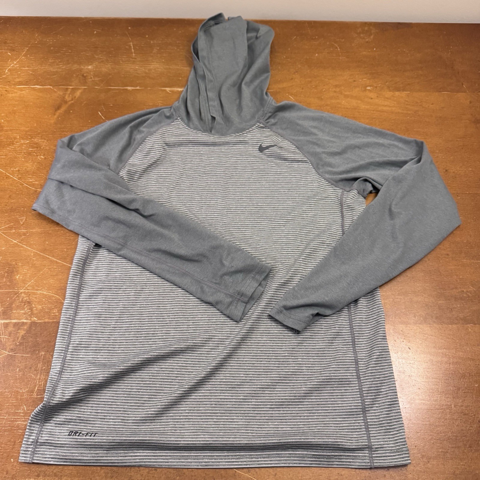 Nike Mens Medium Gray Dri Fit Hoodie