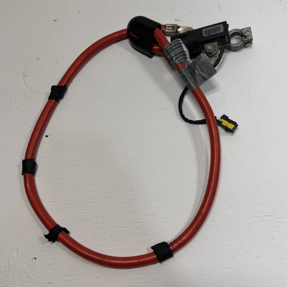 Cable terminal de batería positivo OEM BMW E60 E63 E64 M6 645 650 550 2004-2010 Foto 2 de 4