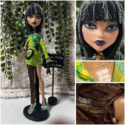 Monster High Dawn of the Dance Cleo De Nile Gold Elastic Doll