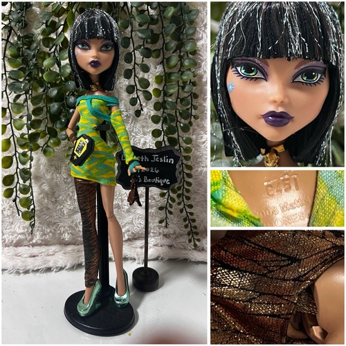 Monster High Dawn of the Dance Cleo De Nile Gold Elastic