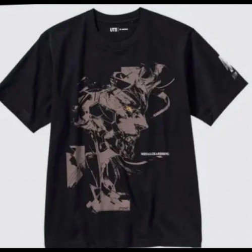 Metal Gear Solid Rising Uniqlo UT T-Shirt Excellent Condition Unused size L