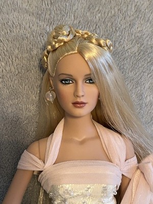 Tonner 2008 Dreamscapes Convention Centerpiece 16'' DREAMS Shauna MIB