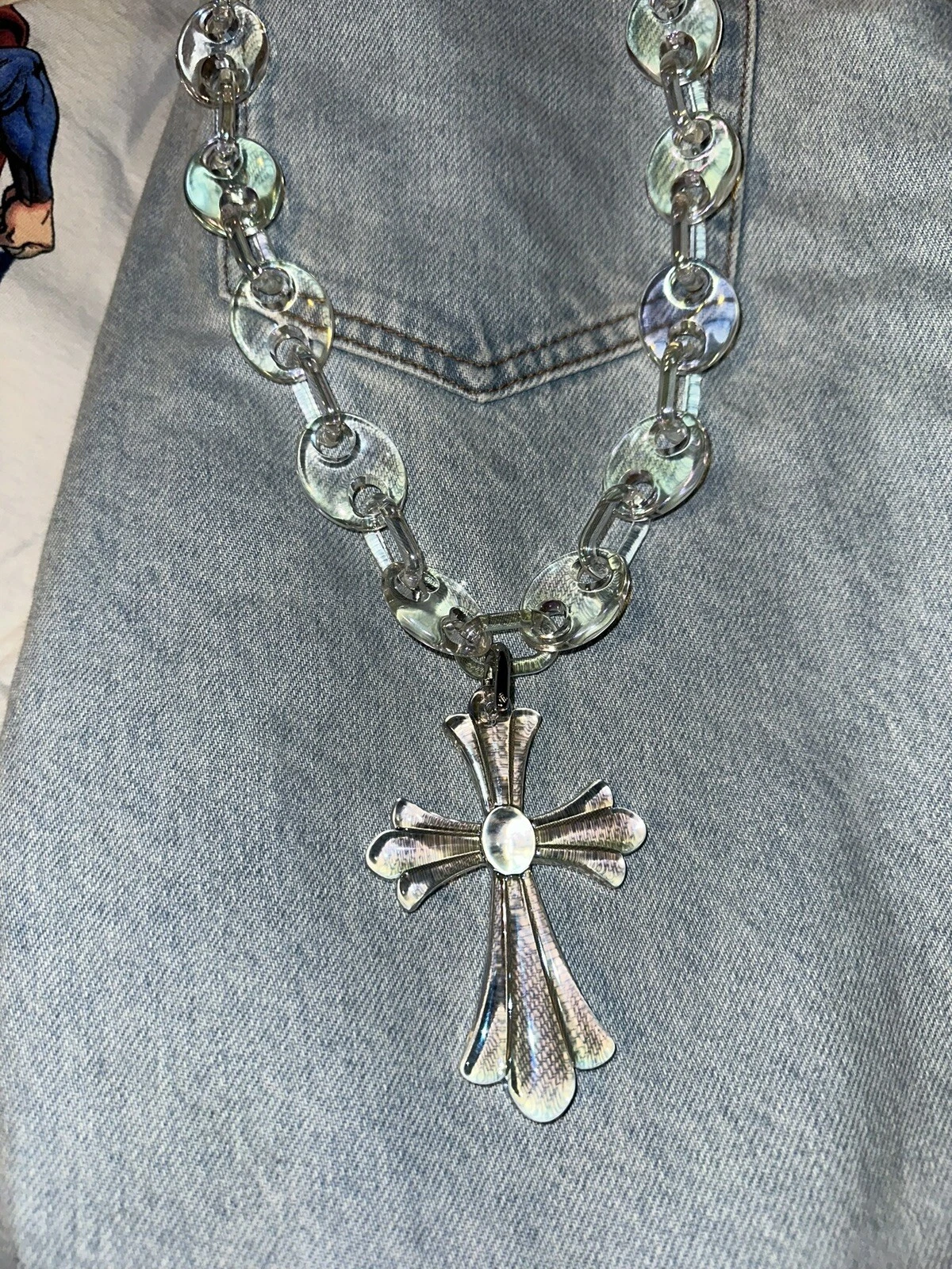 CHROME HEARTS Collana con ciondolo croce iridescente ispirata ai cuori cromati