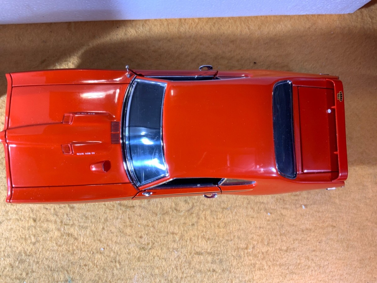 R8-74 DANBURY MINT DIE CAST CAR - 1969 PONTIAC GTO JUDGE - ORANGE
