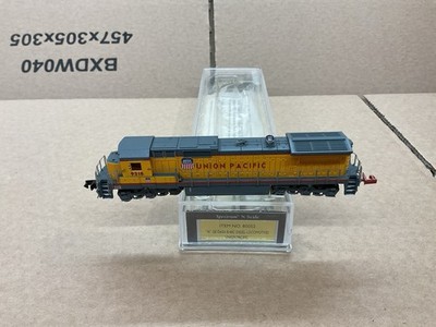 BACHMANN SPECTRUM SPUR N DIESELLOK DASH 8-40C UNION PACIFIC LESEN!