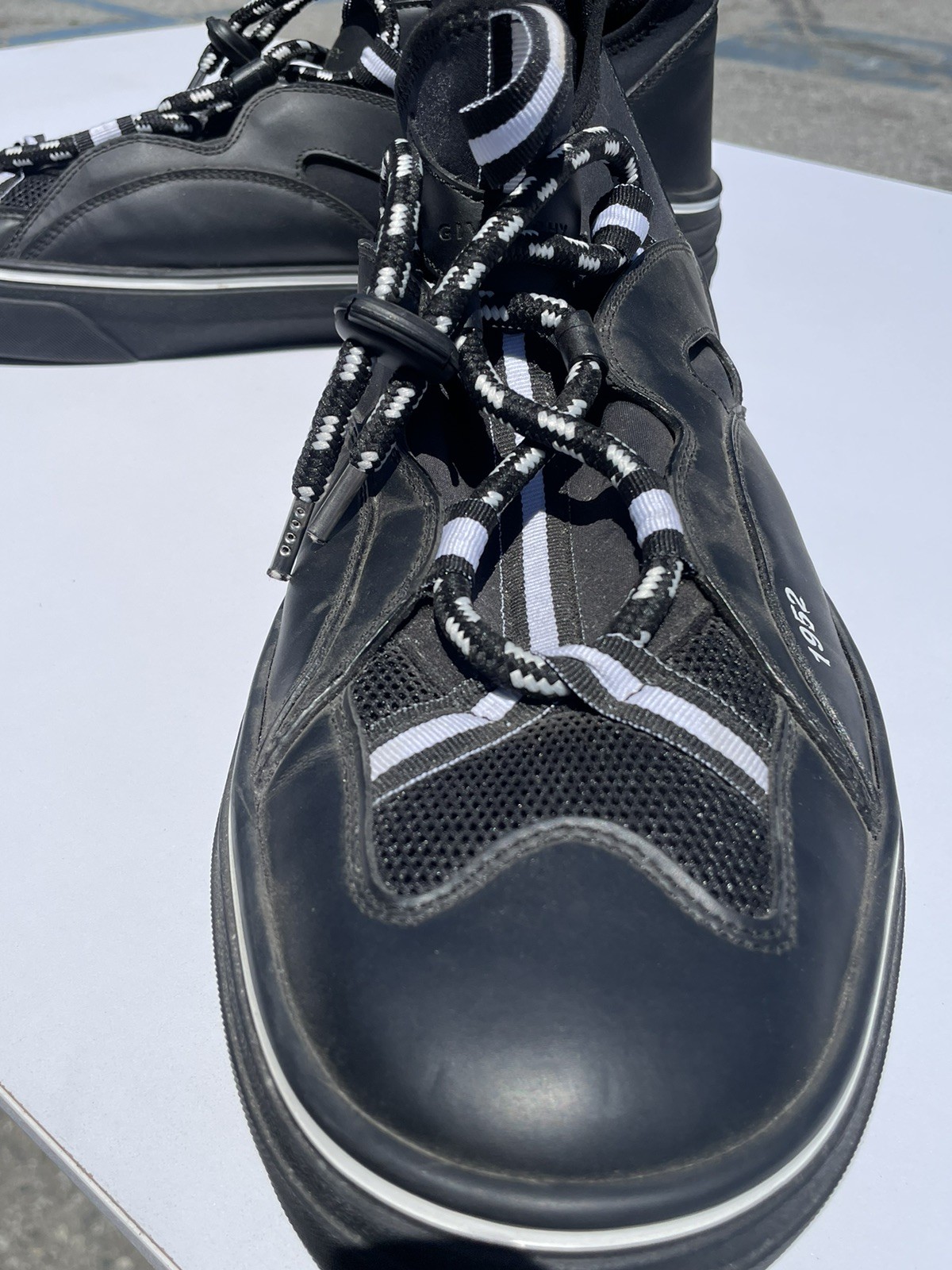 Givenchy Men's Eu46 Black Tennis Shoes Pre Owned 1952 Collection Slip On  RARE image 2