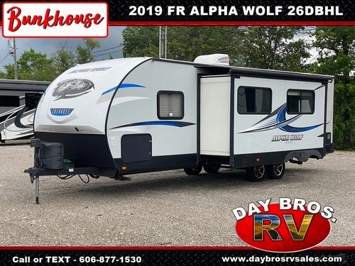 19 Forest River Cherokee Alpha Wolf 26DBHL Travel Trailer Towable RV Camper Bunk