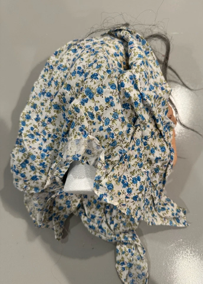 Máscara de látex Zagone Studios Nana con pañuelo hecha en EE. UU. Vieja dama Halloween Foto 4 de 4