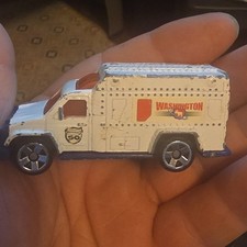 Matchbox McDonald's Series Ambulance White/Blue Diecast 1:64 2002 LE