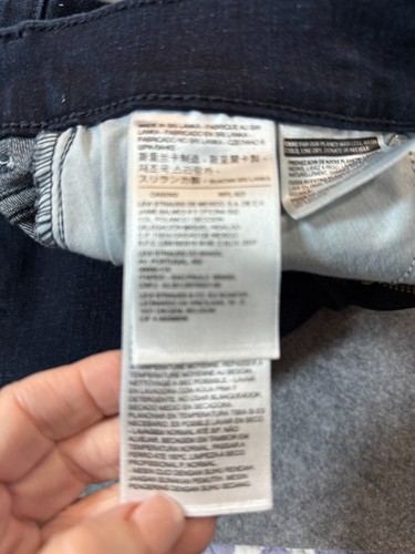 Levi's Jeans Womens 26 Blue Denim Classic Straight Leg Mid Rise Pockets Zip Fly - Picture 6 of 8