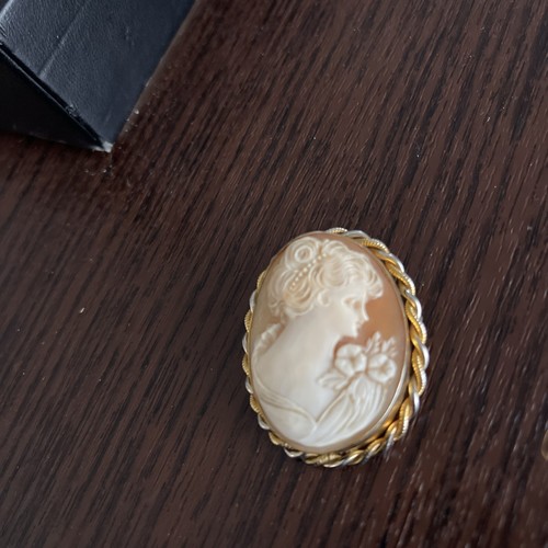 Vintage Carved Shell Cameo Pendant 1 1/4” X 1 1/2” - 第 3/4 張圖片