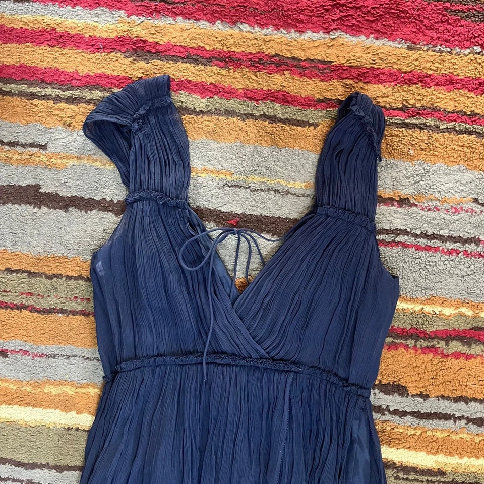 Vestido feminino de seda Vera Wang etiqueta lavanda tamanho médio azul sem mangas curto  - Imagem 4 de 4