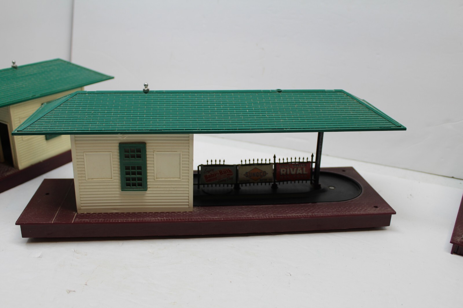 Vintage Lionel Train Buildings & Accessories Lot eBay