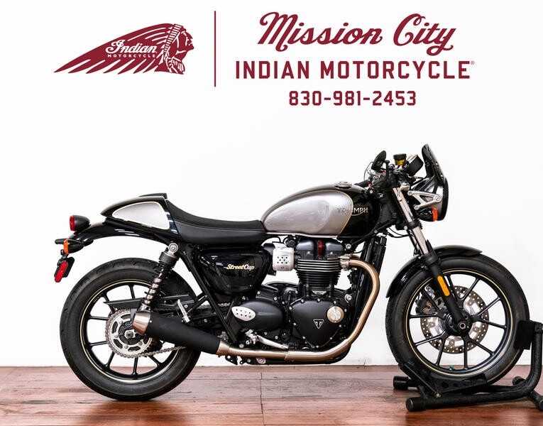 2017 Triumph Street Triple  2017 Triumph Street Cup Jet Black/Silver Ice WE FINANCE