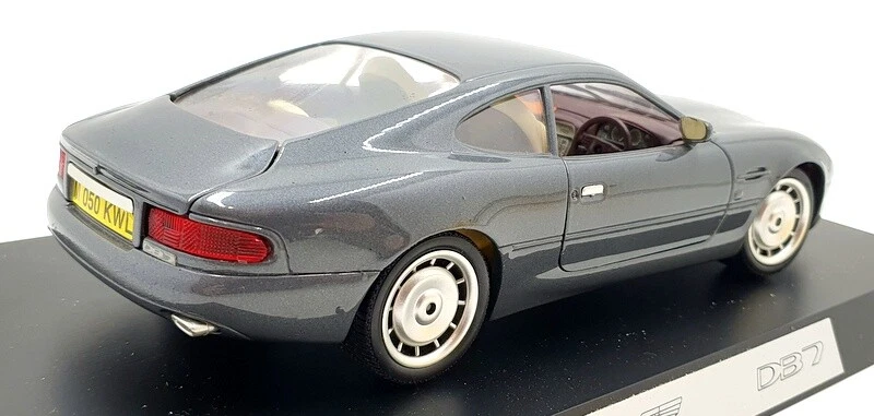 Guiloy 1/18 Scale Diecast M10932 - Aston Martin DB7 Grey with plinth - Image 2 of 4