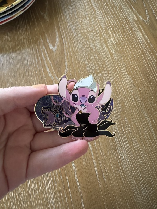 Stitch Angel Mystery Jumbo Pink a la mode PALM Disney Ursula Pin LE 500 