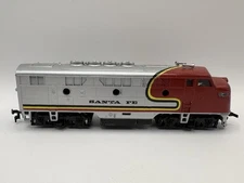 Model Power 6731 F3 Locomotive Dummy Unpowered Santa Fe HO Scale